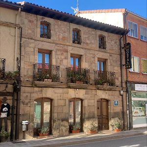 Salas De Los Infantes Hostal Rural Las Nubes Exterior photo