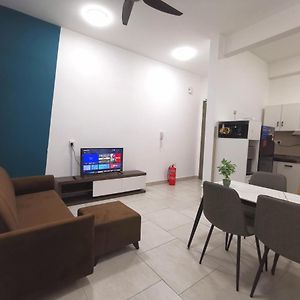 סרי קמבאנגן Wincy Homestay/Wifi/Netflix - Sri Kembangan Exterior photo