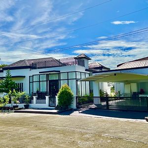 Davao City Big & Homey In Exclusive Village Exterior photo