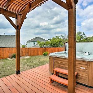 Selma San Antonio Vacation Rental With Hot Tub, Yard! Exterior photo