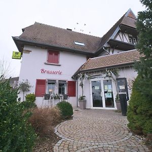 Burnhaupt-le-Haut Hotel Restaurant Au Lion D'Or Exterior photo