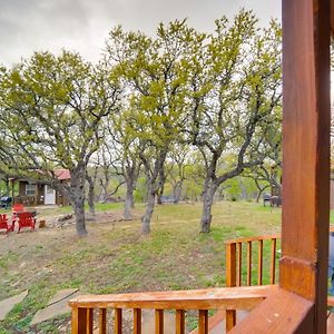 Pet-Friendly Kerrville Vacation Rental Farmhouse Exterior photo