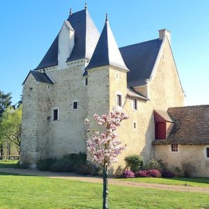 Guécélard Manoir De La Beuneche - Location De Chambres Exterior photo