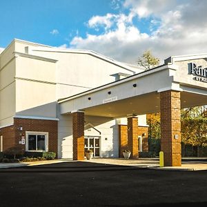 מלון Fairfield By Marriott Medford Long Island Exterior photo