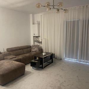 דירות Floreşti Apartament Cu Scara Interioara Exterior photo