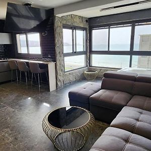 חיפה מבנים בים 75 Suites At Sea Exterior photo