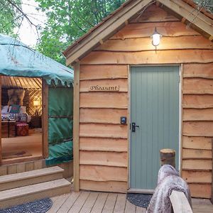 היית' Hayne Barn Estate - 2 Luxury Heated Yurts - Private Hot Tub- Private Bathroom And Kitchen Exterior photo