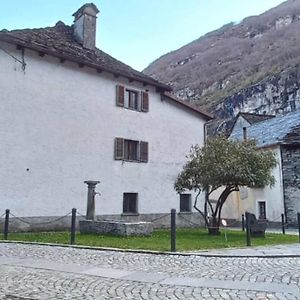 דירות Cevio Armonia Edificio Storico Del 1563. Exterior photo