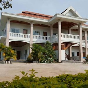 Ban Tayun Theokhame Guest House & Hotel Exterior photo