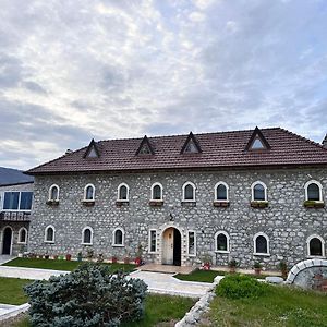 מלון Kukes Bujtina Gjana Exterior photo
