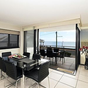 הרווי ביי Luxurious Beachfront Apartment Exterior photo