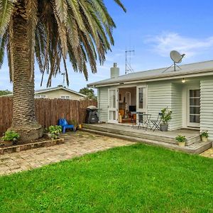 טאורנגה The Remodelling Room - Mount Maunganui Cottage Exterior photo