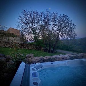 הוילה Maisonnette Jardin Jacuzzi Au Coeur De Chambles Exterior photo