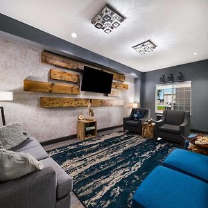 Best Western Plus Lake Dallas Inn & Suites Exterior photo