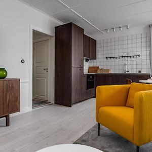 לולאו Luxurious Apartment For The Modern Executive Exterior photo
