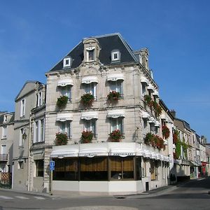 שומון Hotel Restaurant Des Remparts Exterior photo