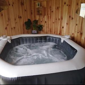 הוילה Hure Maison Calme Avec Jacuzzi Privatif Exterior photo