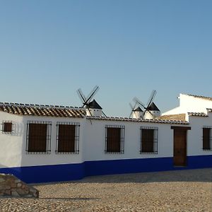 בית הארחה קמפו דה קריפטנה 	La Casa El Yelmo De Mambrino Exterior photo