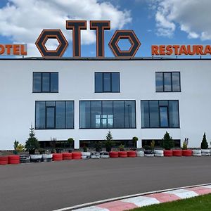 Veresneve Otto Hotel-Restaurant Exterior photo