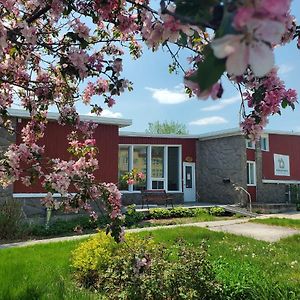 Dolbeau-Mistassini Auberge Melilot Exterior photo