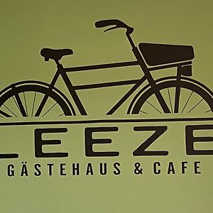 מלון באד דירקהיים Gaestehaus & Cafe Leeze Exterior photo