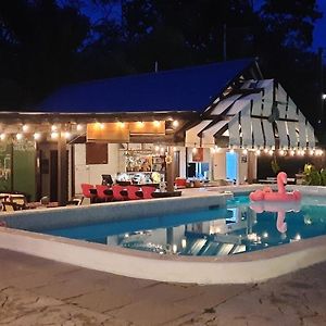 סנדי ביי Guava Grove Resort & Villas Exterior photo