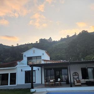 הוילה Amatitlán Chalet Santa Teresita Exterior photo