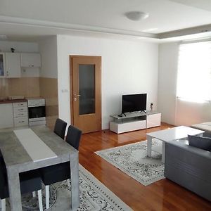 דירות פוצ'ה Apartman Nm Exterior photo