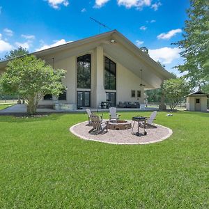 Coldspring Massive Texas Ranch House By Lake And Forest Exterior photo