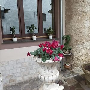 לינה וארוחת בוקר Solofra Casetta Dabrian Exterior photo