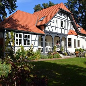 נויגלובסו Grosse Ferienwohnung Im Landhaus Labes Exterior photo