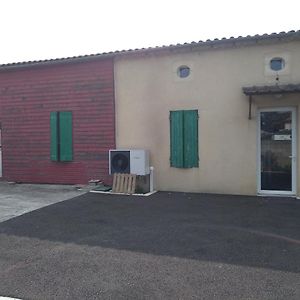 דירות Fourques-sur-Garonne Location Temporaire Exterior photo