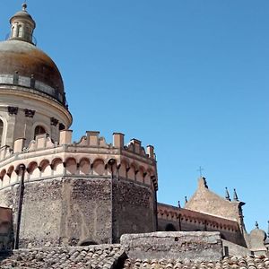 מלון רנדצו Medieval Heart Exterior photo