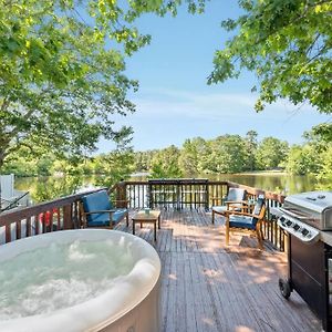 Mays Landing Lakefront Retreat W Hot Tub Grill And Kayaks Exterior photo