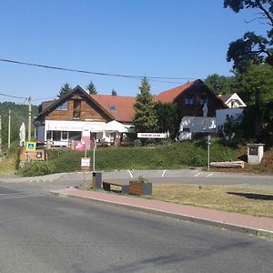 מלון Řež Pension Egida Exterior photo