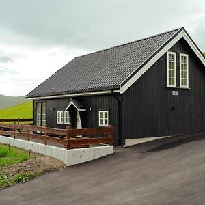 הוילה Sandavágur Luxurious Farm House - A Snaetu - Unique Exterior photo