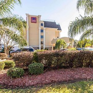 קנר Comfort Suites Airport Exterior photo