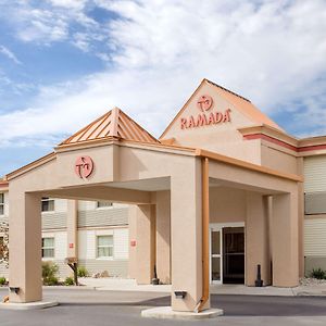 מלון Ramada By Wyndham Angola/Fremont Area Exterior photo