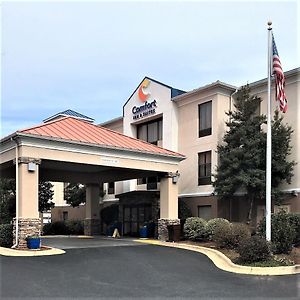 אשבורו Comfort Inn & Suites Exterior photo