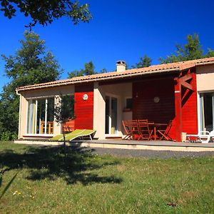 הוילה קוויאן Tidy Bungalow On A Green Domain Exterior photo