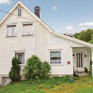 Gjolanger 3 Bedroom Beautiful Home In Dale I Sunnfjord Exterior photo
