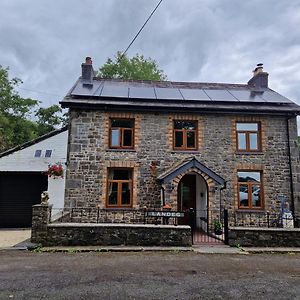 Llanwrda Cosy Riverside Home Exterior photo