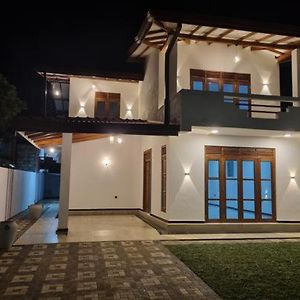 פיליינדלה Hansi Villa Exterior photo