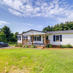 Glade Valley Lush Ennice Vacation Rental With Fire Pit! Exterior photo