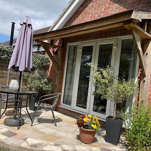 East Bergholt Chestnut Cottage Exterior photo