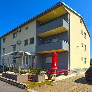 רוביני Adria Apartments Exterior photo