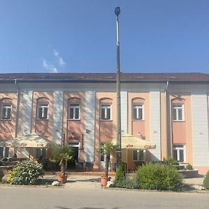 Nagyatád Park Hotel Exterior photo