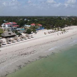 דאר א-סאלאם Sun N Sand Beach Resort Exterior photo