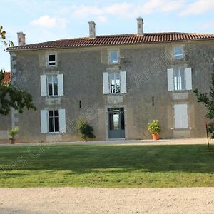 Saint-Pierre-le-Vieux  Les Chambres Des Ardillers Exterior photo