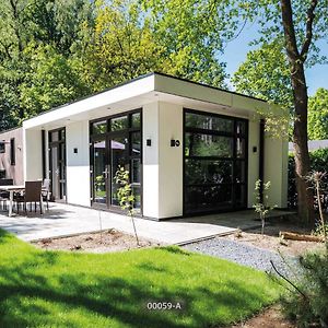 הוילה אדה Luxurious Chalet With Dishwasher, In A Holiday Park, In The Middle Of De Veluwe Exterior photo